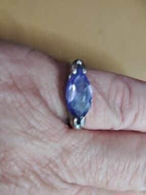 🛑 FIRM PRICE 🛑SILVER  MARQUISE CUT,  AMETHYST, PURPLE GEMSTONE  RING. SZ-7.5